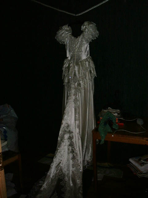 bridalgown.jpg 36.0K